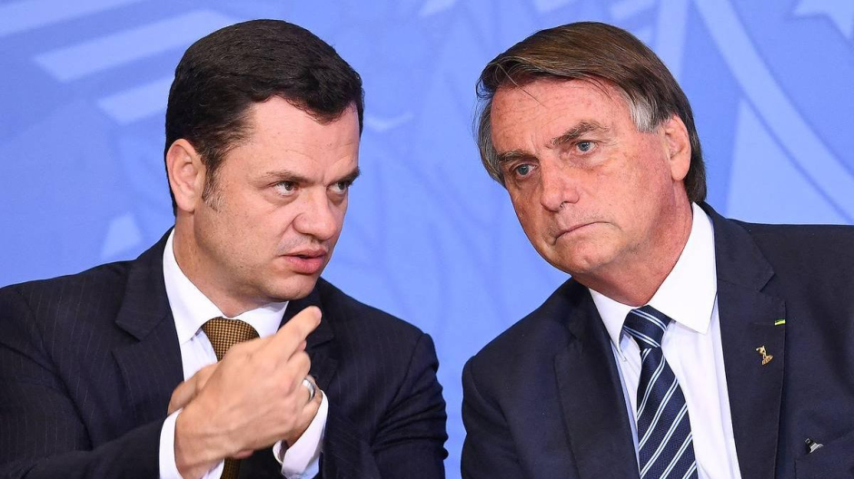 El exministro de justicia de Brasil Anderson Torres y Jair Bolsonaro, el 27 de junio de 2022