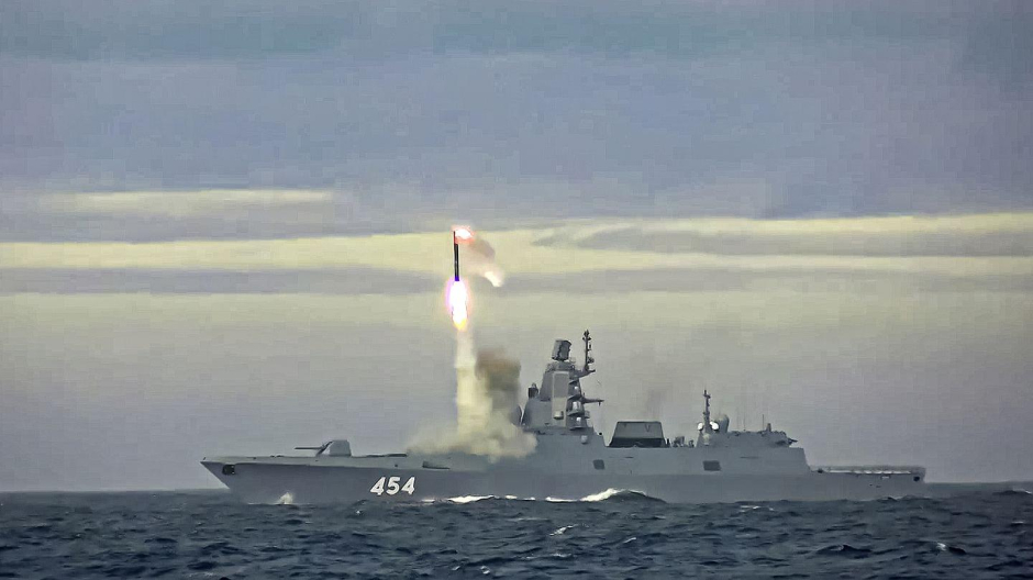 Imagen del lanzamiento de prueba de un misil Zircon desde la fragata Almirante Groshkov