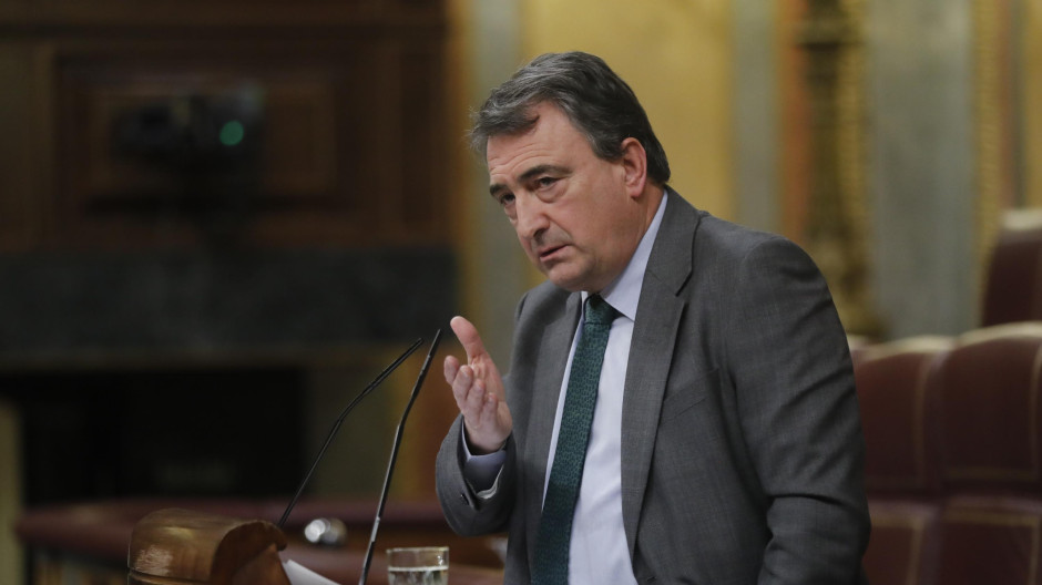 El portavoz del PNV, Aitor Esteban, durante el debate