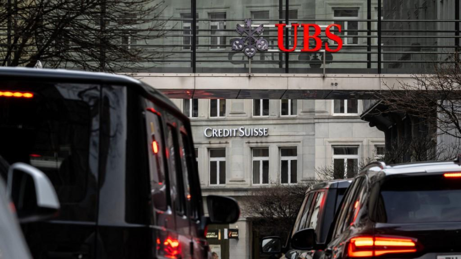 UBS y Credit Suisse llevan dos días estudiando la fusión.