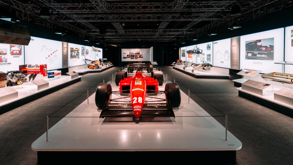 La sala Revolution by Design de la exposición Formula 1 The Exhibition, con un Ferrari F187.88C