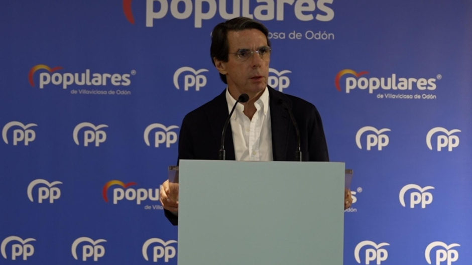 Aznar alerta de la «destrucción de la Constitución» si PSOE y Podemos continúan gobernando