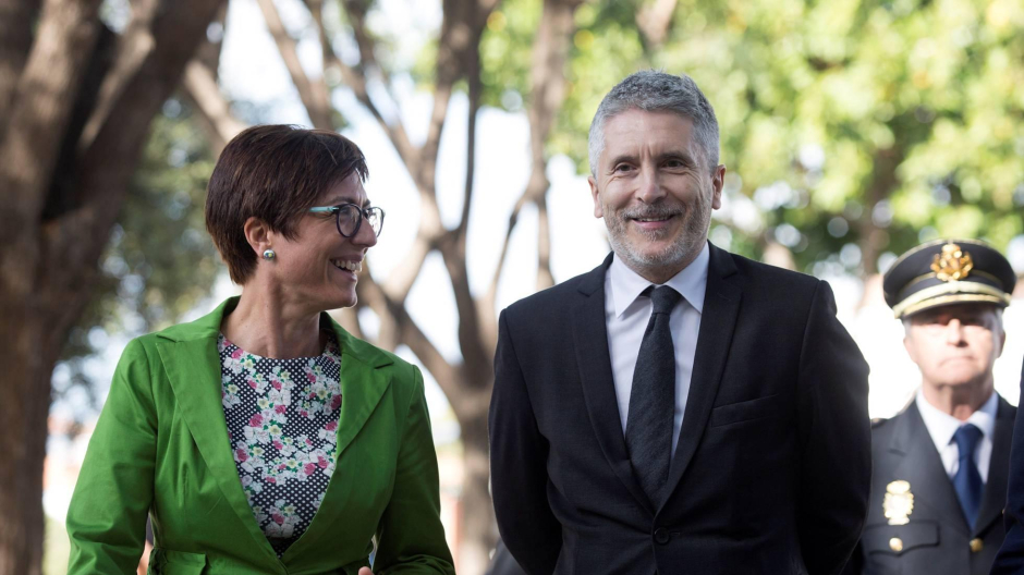 El ministro Fernando Grande-Marlaska junto a María Gámez