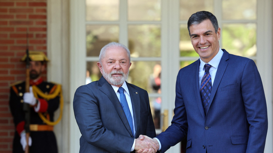 El presidente de Brasil Luiz Inacio Lula da Silva es recibido por Pedro Sánchez en la Moncloa