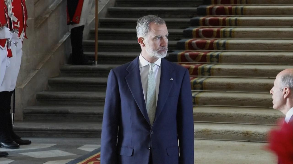 Felipe VI espera en la escalinata del Palacio Real la llegada de Lula da Silva