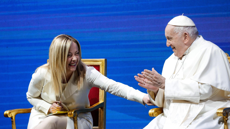 El Papa Francisco y Giorgia Meloni en el acto 'Los Estados Generales de la Natalidad'