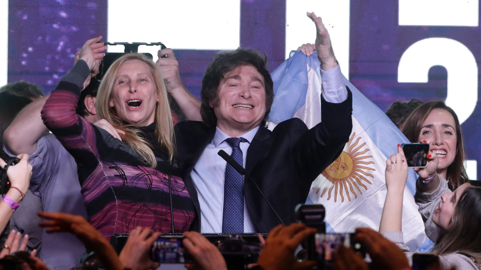 Javier Milei celebra los resultados electorales en Buenos Aires