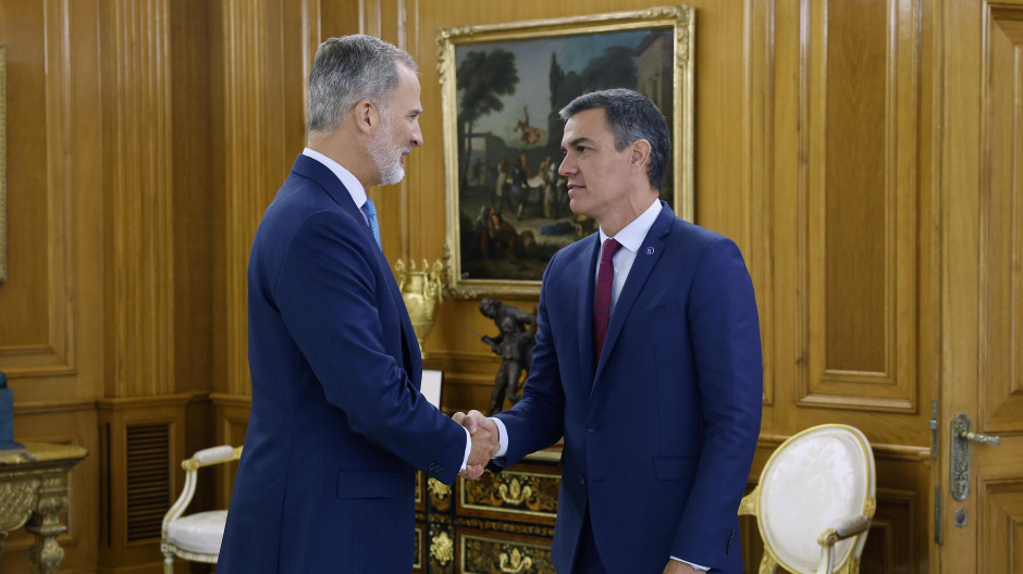 El Rey junto a Pedro Sánchez, este martes en la Zarzuela
