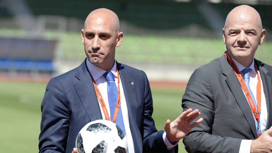 Luis Rubiales, junto a Gianni Infantino, presidente de la FIFA, en una imagen en el año 2018