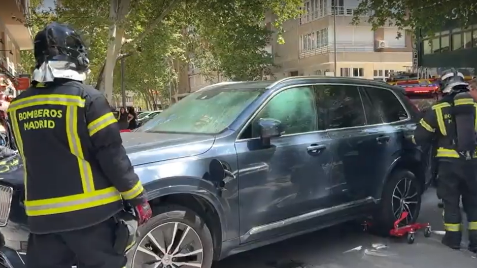 El problema de los incendios de coches eléctricos es la dificultad para apagarlos