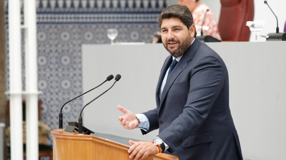 El presidente de la Región de Murcia, Fernando López Miras, durante el debate de investidura