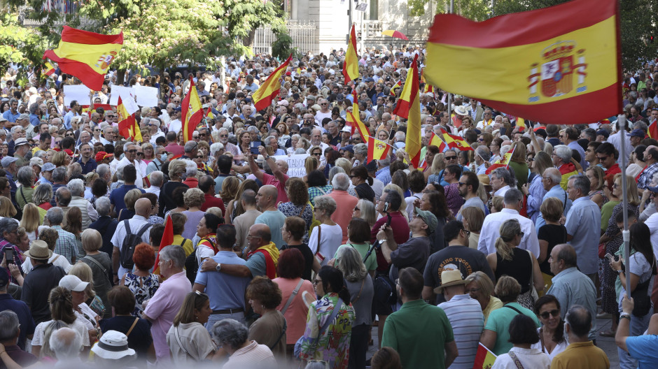 Cientos de personas se concentran en distintas ciudades españolas para rechazar una posible amnistía