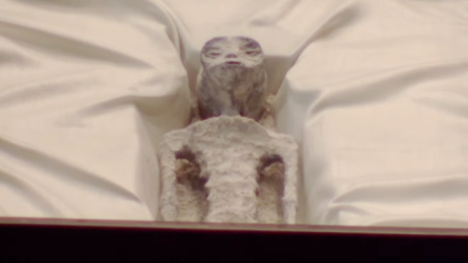 El cuerpo de un presunto extraterrestre mostrado en el Congreso de México