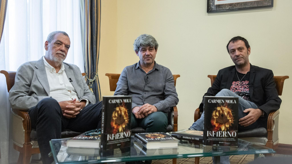 Los escritores Jorge Díaz, Agustín Martínez y Antonio Mercero, que escriben bajo el pseudónimo de Carmen Mola