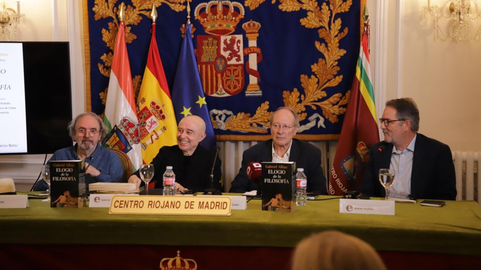 Jon Juaristi (i), Gabriel Albiac, Ignacio Gómez Liaño y Bieito Rubido (d)