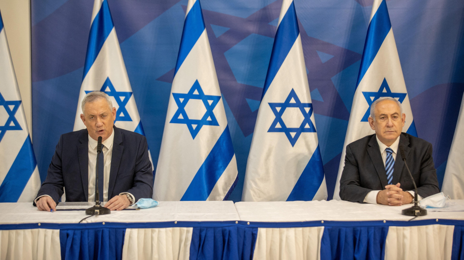 El primer ministro israelí, Benjamin Netanyahu, y Benny Gantz en una fotografía de 2020