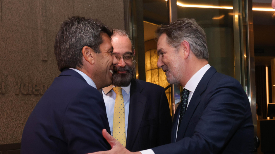 De izquierda a derecha: Carlos Mazón, Alfonso Bullón de Mendoza y Bieito Rubido