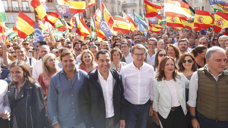 Feijóo junto al presidente andaluz, Juanma Moreno