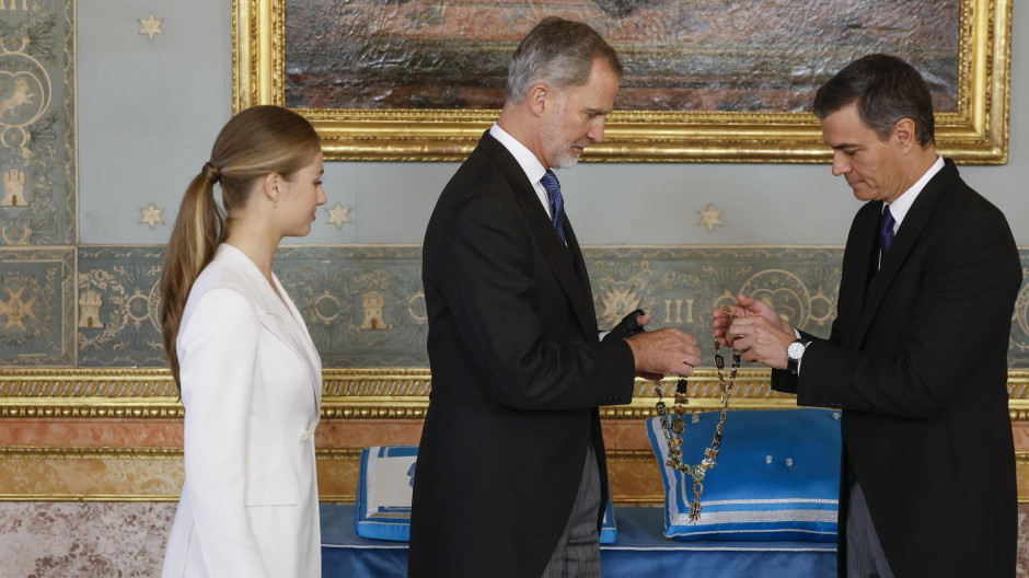 Pedro Sánchez en la entrega del collar de la Orden de Carlos III a la Princesa Leonor