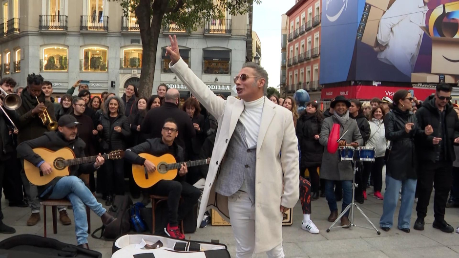 Pitingo sorprende con un concierto en la Plaza de Callao de Madrid