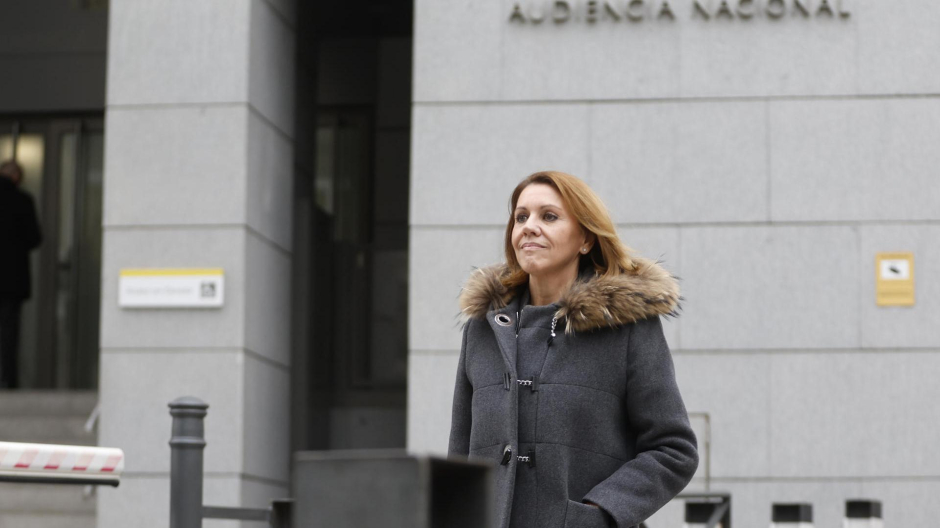 La exsecretaria general del PP María Dolores de Cospedal a la salida este martes de la Audiencia Nacional