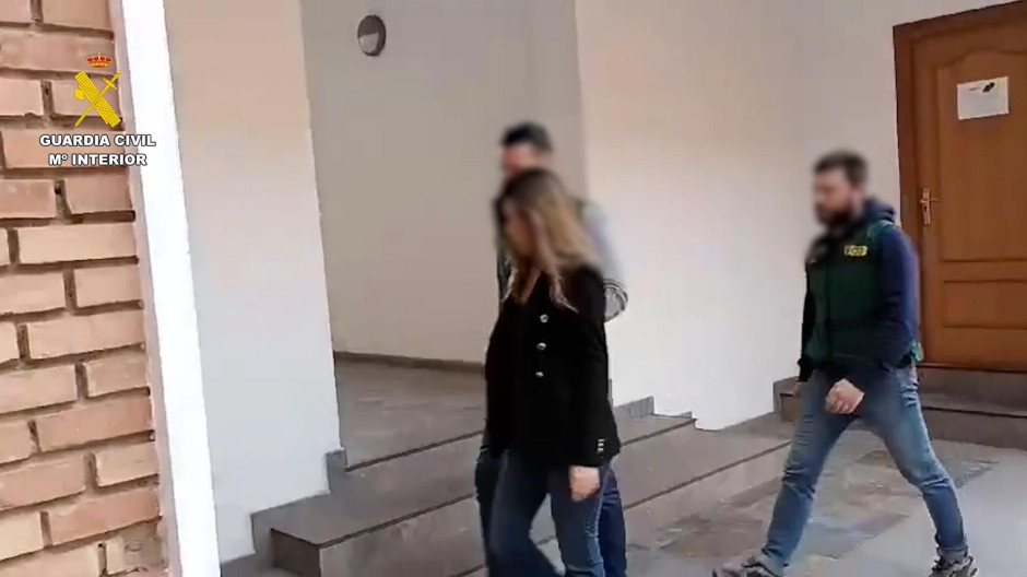 La Guardia Civil detiene a Aline, la mujer que denunció falsamente al hijo de Conde-Pumpido