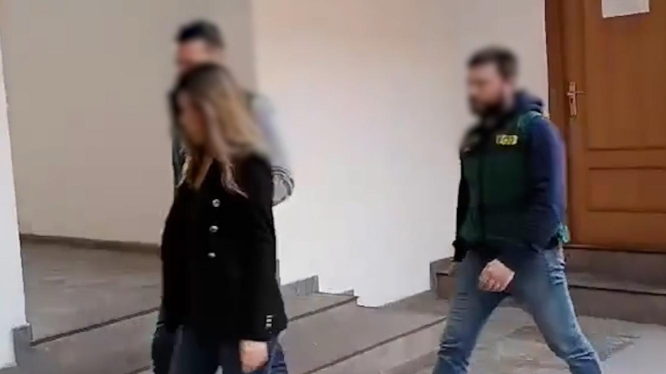 La Guardia Civil detiene a Aline, la mujer que denunció falsamente al hijo de Conde-Pumpido