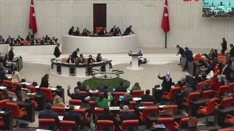 Un diputado turco sufre un infarto tras su discurso en el parlamento