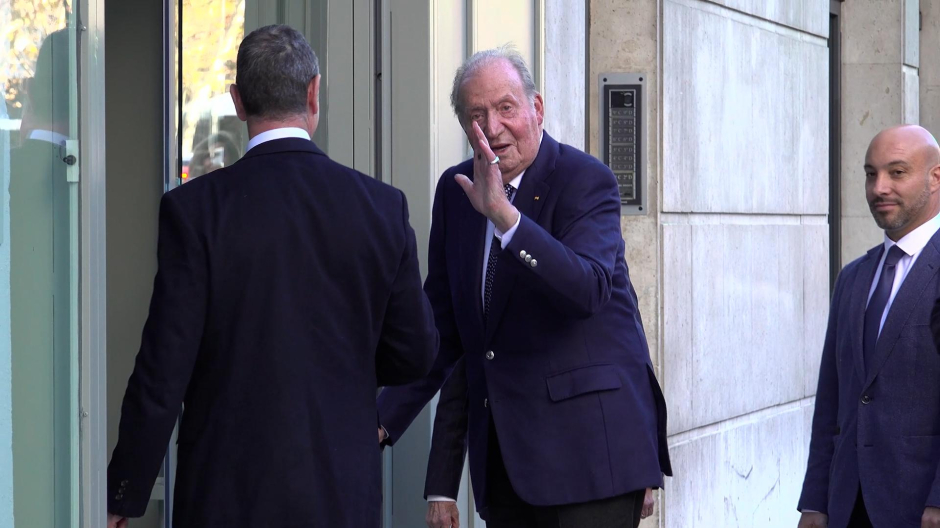 El Rey D. Juan Carlos entrando al restaurante por el cumpleaños de la Infanta