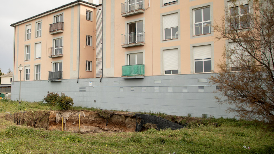 Preocupación entre los vecinos de Aranjuez por el misterioso socavón: «Vivimos con inseguridad»