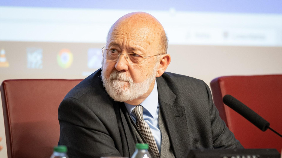 El presidente del CIS, José Félix Tezanos, inaugura la mesa 'Sondeos de opinión pública y encuestas preelectorales', en la Facultad de Ciencias de la Información de la Universidad Complutense, a 11 de enero de 2024, en Madrid (España). El encuentro está enmarcado en las 'V Jornadas Internacionales de Sociología' que organiza la Asociación Madrileña de Sociología.
11 ENERO 2024;TEZANOS;CIS;CCINFO;FACULTAD;UNIVERSIDAD;PRESENTACIÓN;
Diego Radamés / Europa Press
11/1/2024