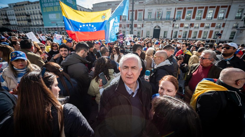 Antonio Ledezma, ex alcalde de Caracas exiliado en España, en medio de la manifestación en Puerta de Sol