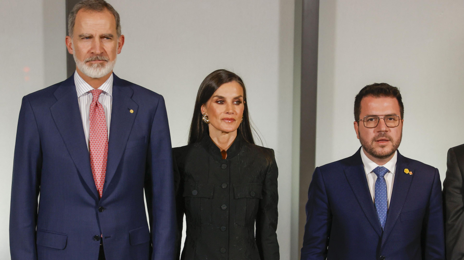 Los Reyes junto al presidente Pere Aragonès durante su visita a Barcelona