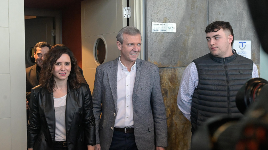 DIRECTO | Rueda y Ayuso participa participan en un mitin en Vigo