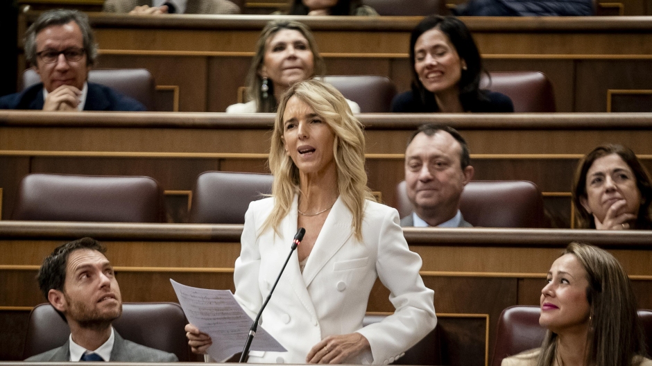 La diputada del PP, Cayetana Álvarez de Toledo, interviene durante la sesión plenaria en el Congreso de los Diputados