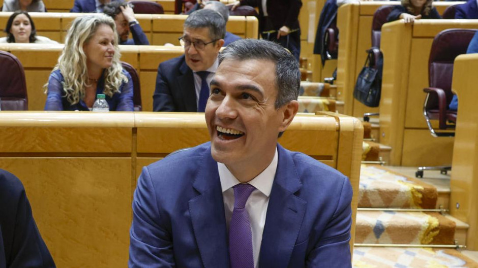 El presidente del Gobierno, Pedro Sánchez, y su vicepresidenta primera, María Jesús Montero
