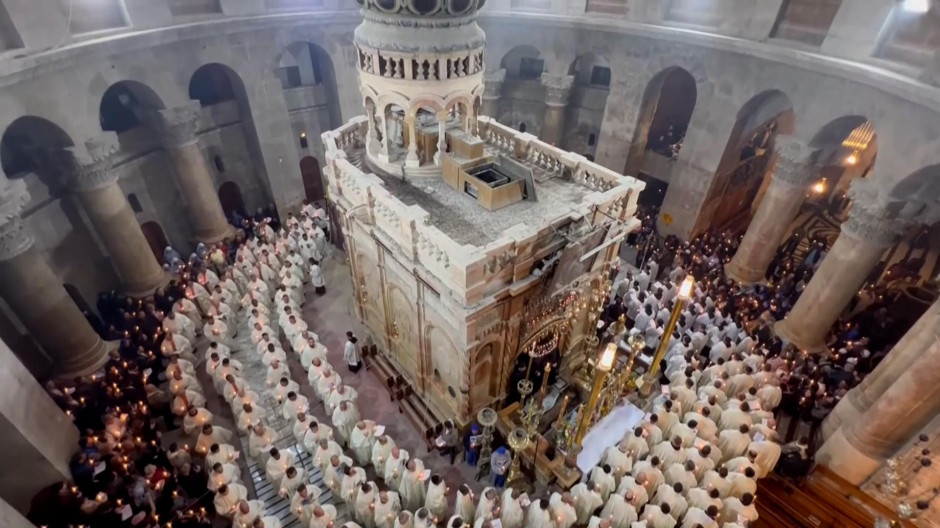 La iglesia del Santo Sepulcro de Jerusalén en Jueves Santo