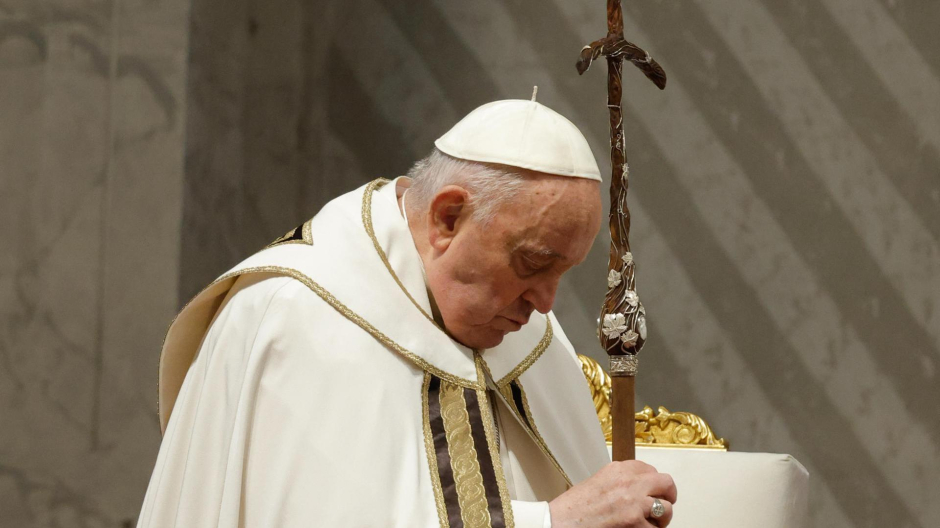 El Papa Francisco durante la Santa Misa Crismal el Jueves Santo en la Basílica de San Pedro