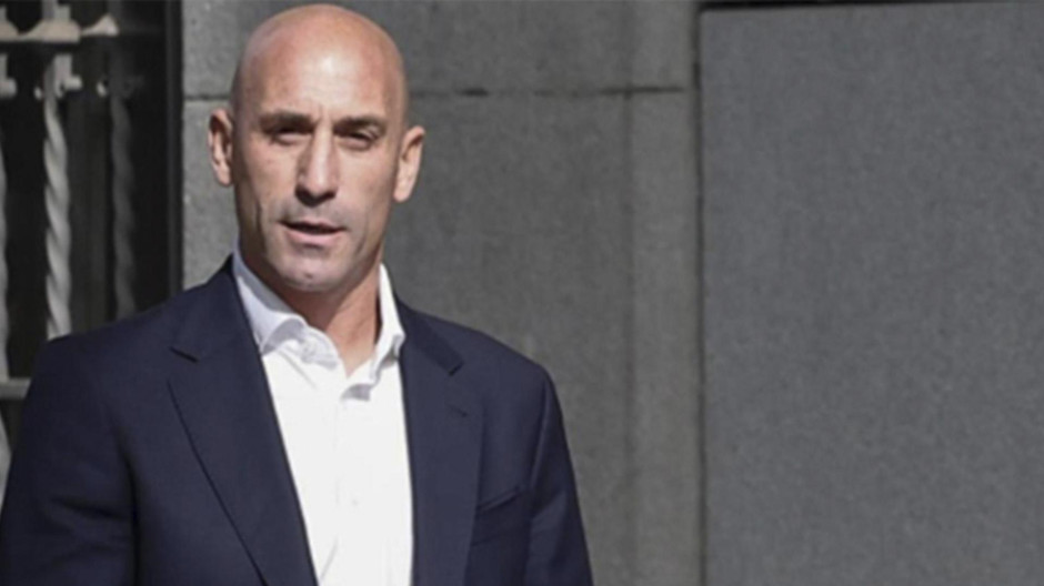 Luis Rubiales, en libertad tras ser detenido en el aeropuerto y declarar ante la Guardia Civil