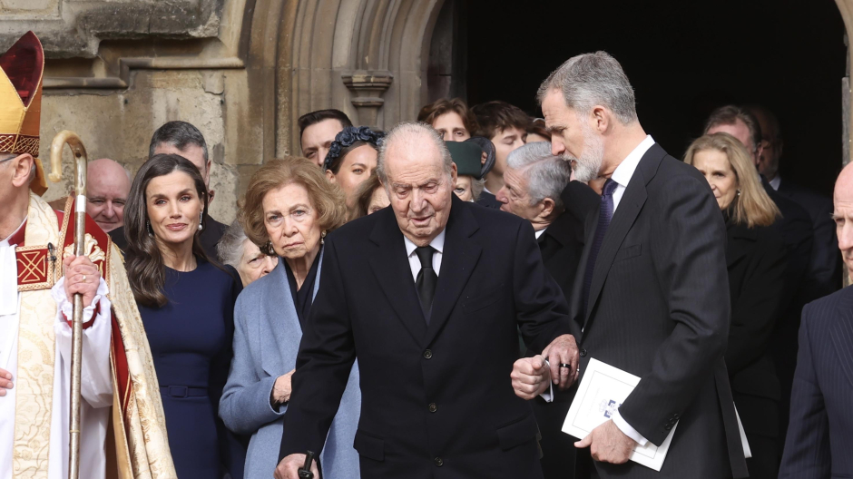 DIRECTO | Don Juan Carlos y la Familia Real asisten al funeral de Fernando Gómez-Acebo