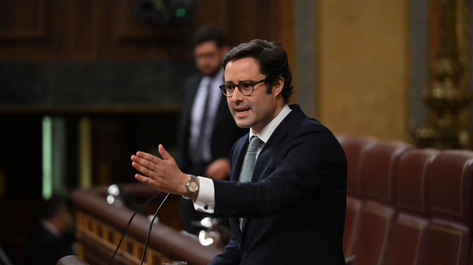 El diputado de Vox Ignacio Hoces defiende la propuesta sobre inmigración ilegal en el Congreso