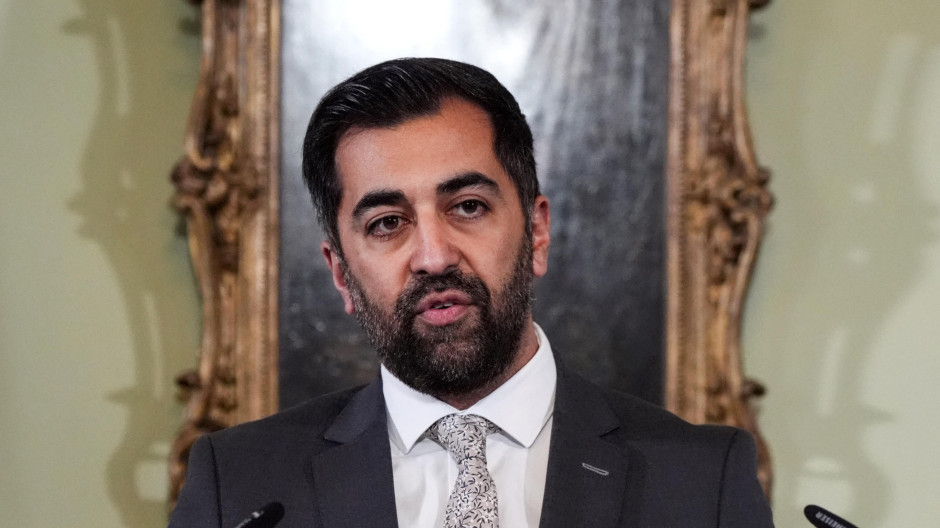 Humza Yousaf presentó su dimisión como ministro principal de Escocia