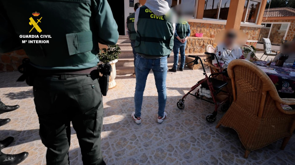 Intervención de la Guardia Civil en la residencia de mayores ilegal