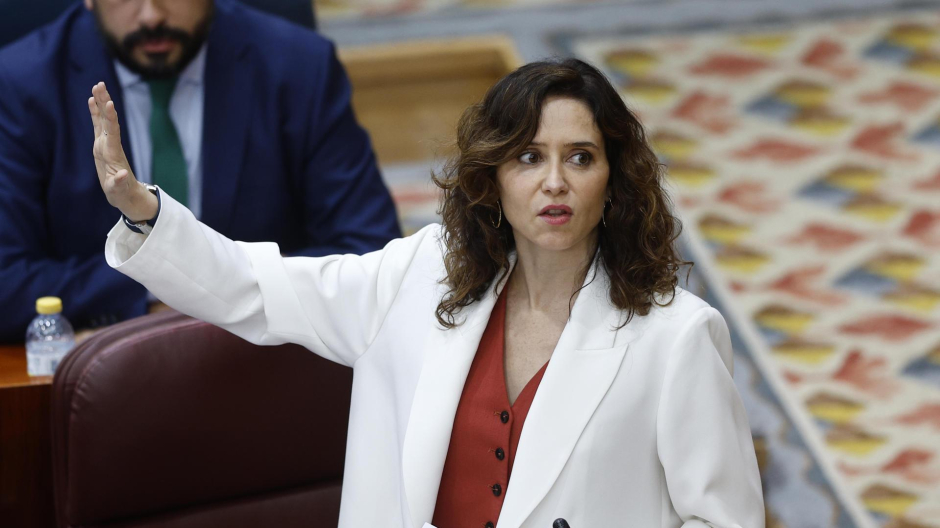 La presidenta de la Comunidad de Madrid, Isabel Díaz Ayuso, interviene ante la Asamblea