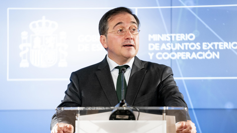 Albares llama a consultas a la embajadora en Argentina tras las críticas de Milei a Sánchez