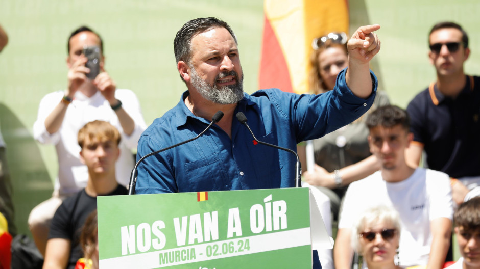 Abascal: «Más muros y menos moros que no respetan a las mujeres»