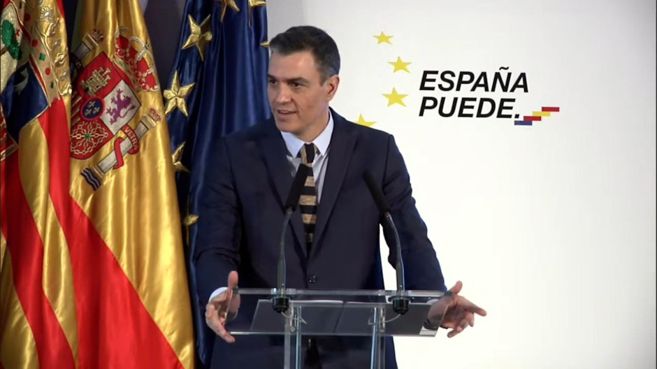 Sánchez promocionó en un acto oficial al socio de su mujer mientras ella lo recomendaba para contratar con el Gobierno