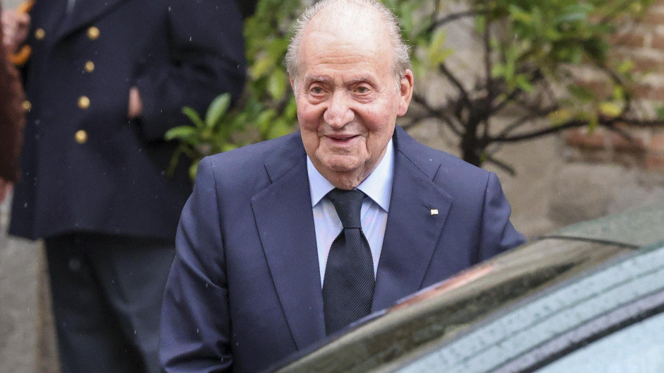 El Rey Don Juan Carlos aterriza en Vigo