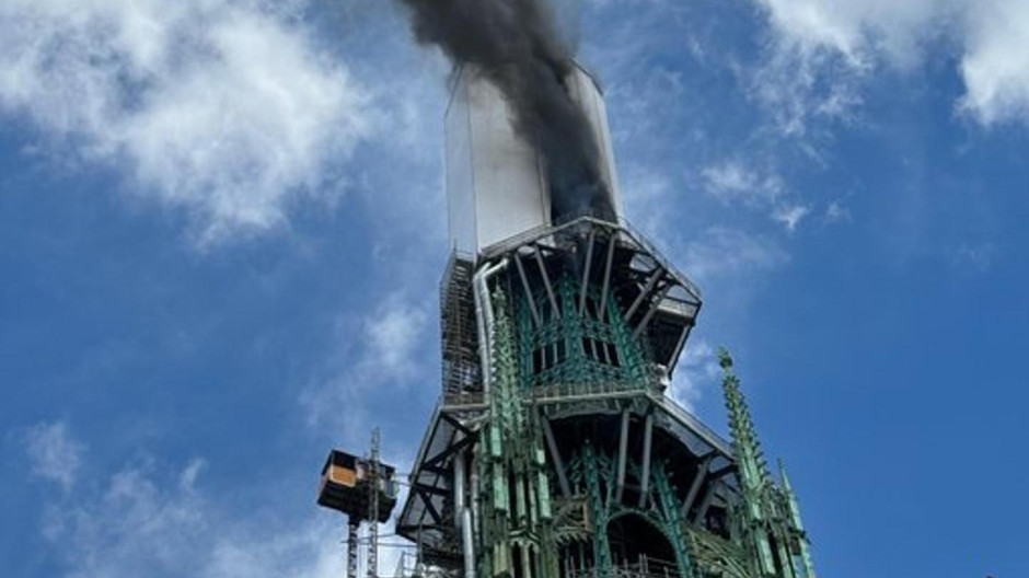 La aguja de la catedral de la ciudad francesa de Rouen, en la región de Normandía