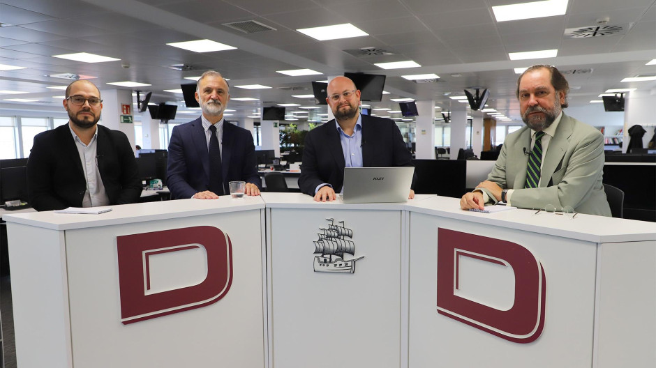 Edgardo Pinell, almirante Juan Rodríguez Garat, Diego Moreno y Ramón Pérez-Maura